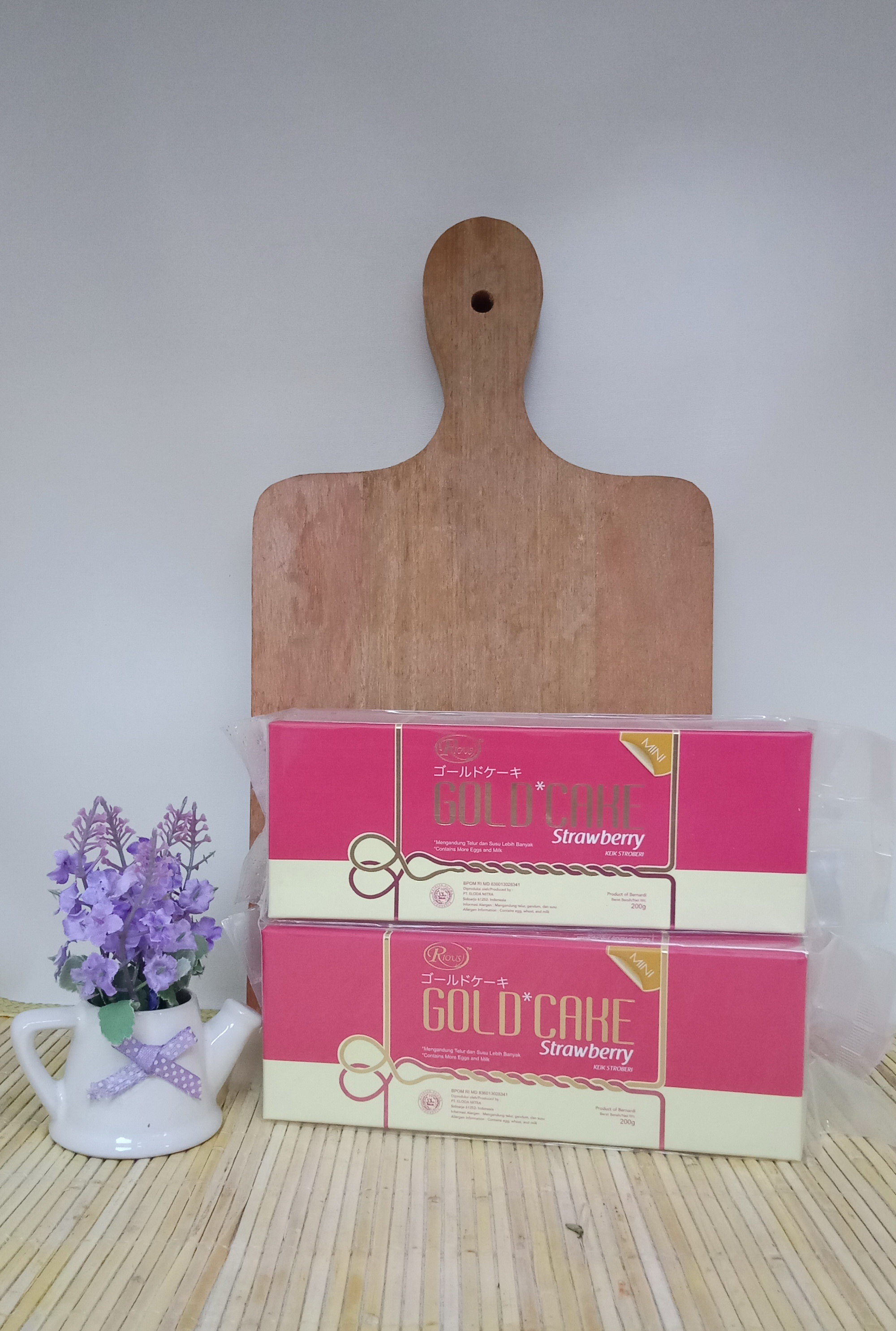 edit goldcake strawberry